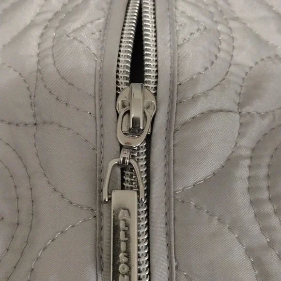 Allison Daley Women's Light Grey Quilted Vest, Size 10 Petite. - Picture 11 of 11